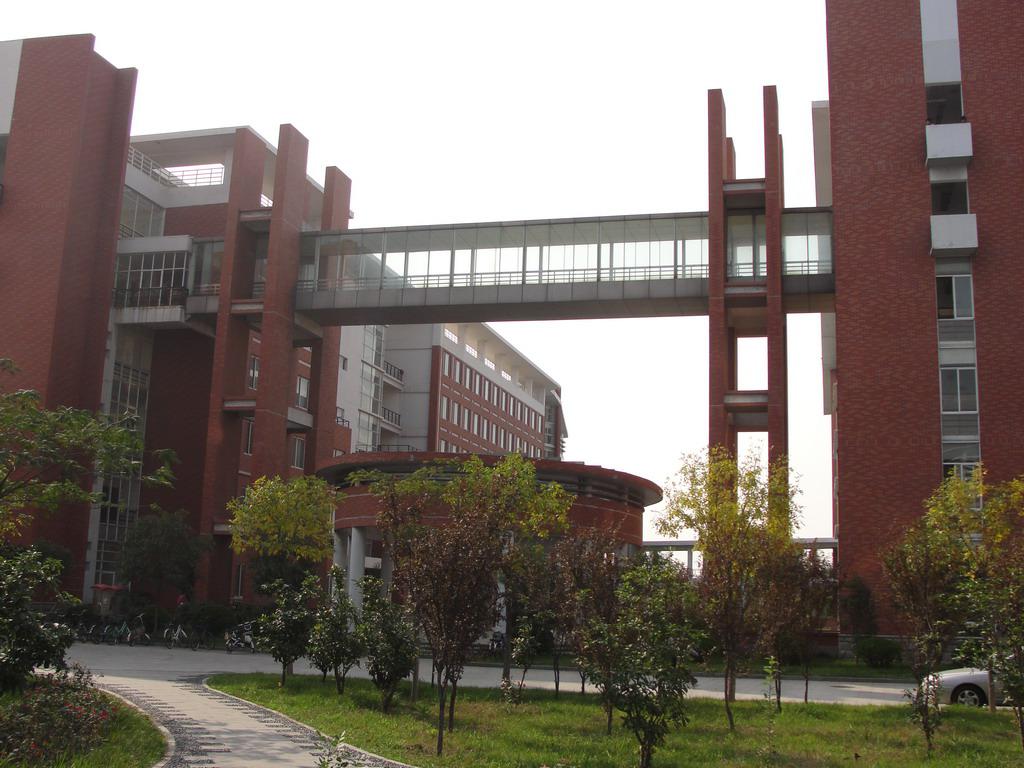 21点技巧
教学办公楼.jpg